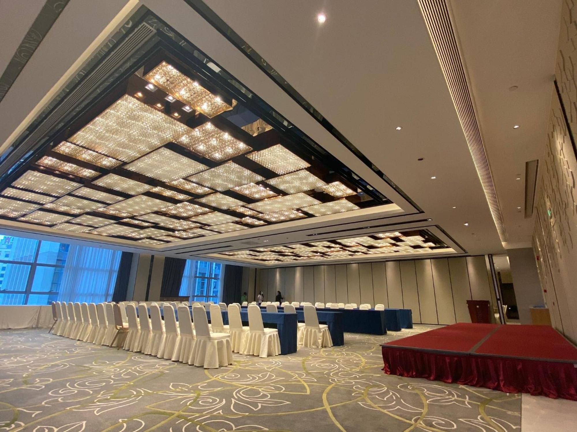 Holiday Inn Guangzhou South Lake Hotel - Ideal For Business & Leisure Exterior foto